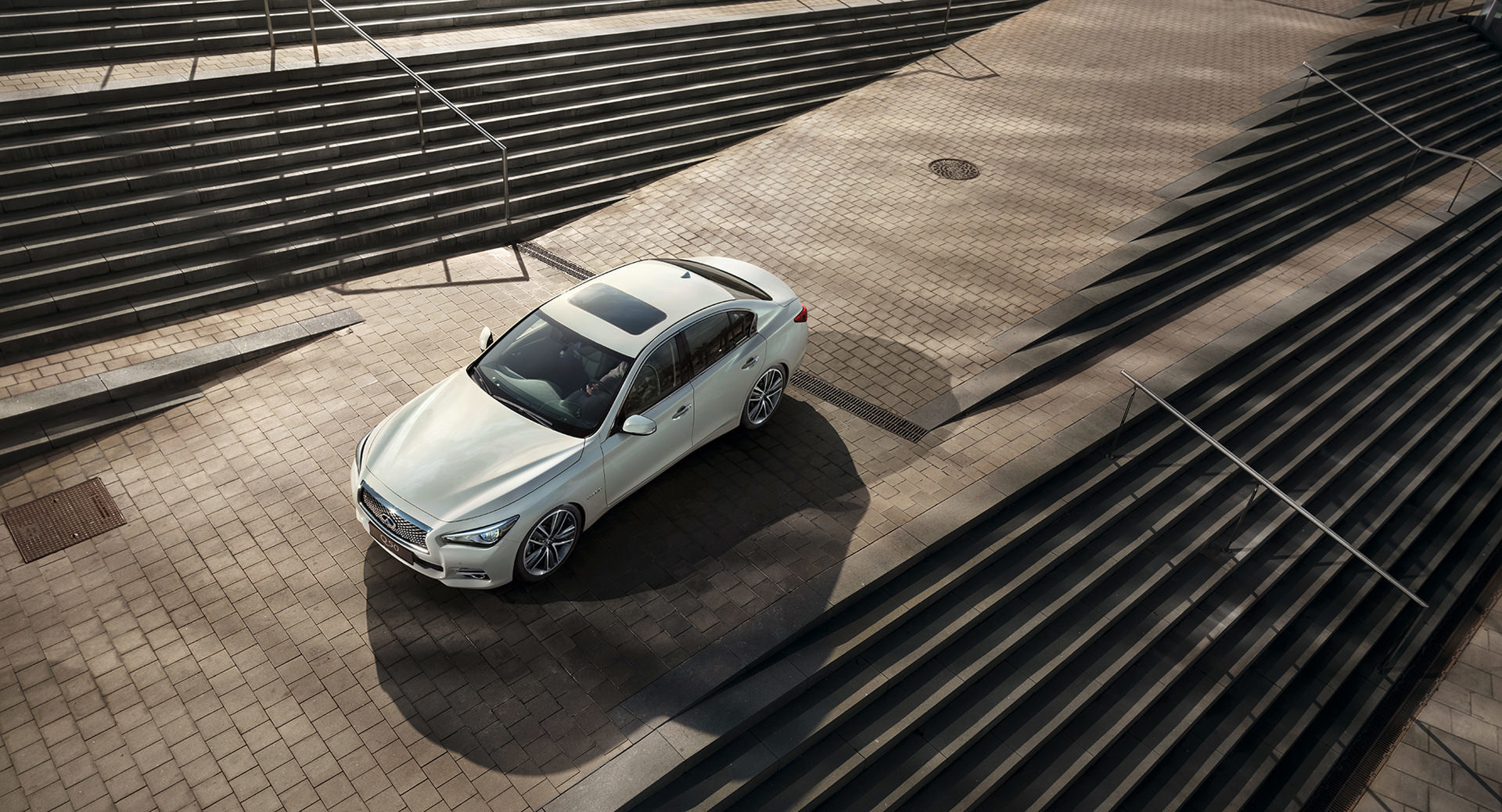 ©ankeluckmann1058p, ©ankeluckmann1063p, Infiniti, Q50, anke luckmann, Kai Tietz, barcelona, editorial, white,