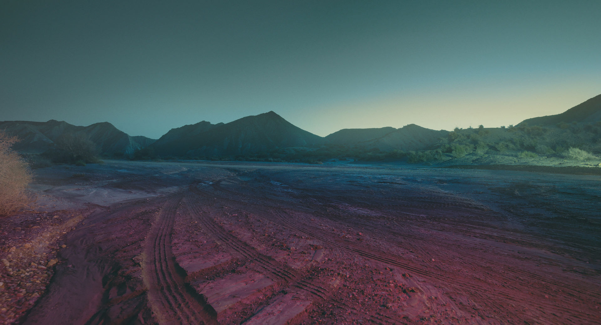 Audi Rainmaker, Audi Magazin, Loved, Anke Luckmann, www.ankeluckmann.com, kai tietz, landscape, red light, desert, morning