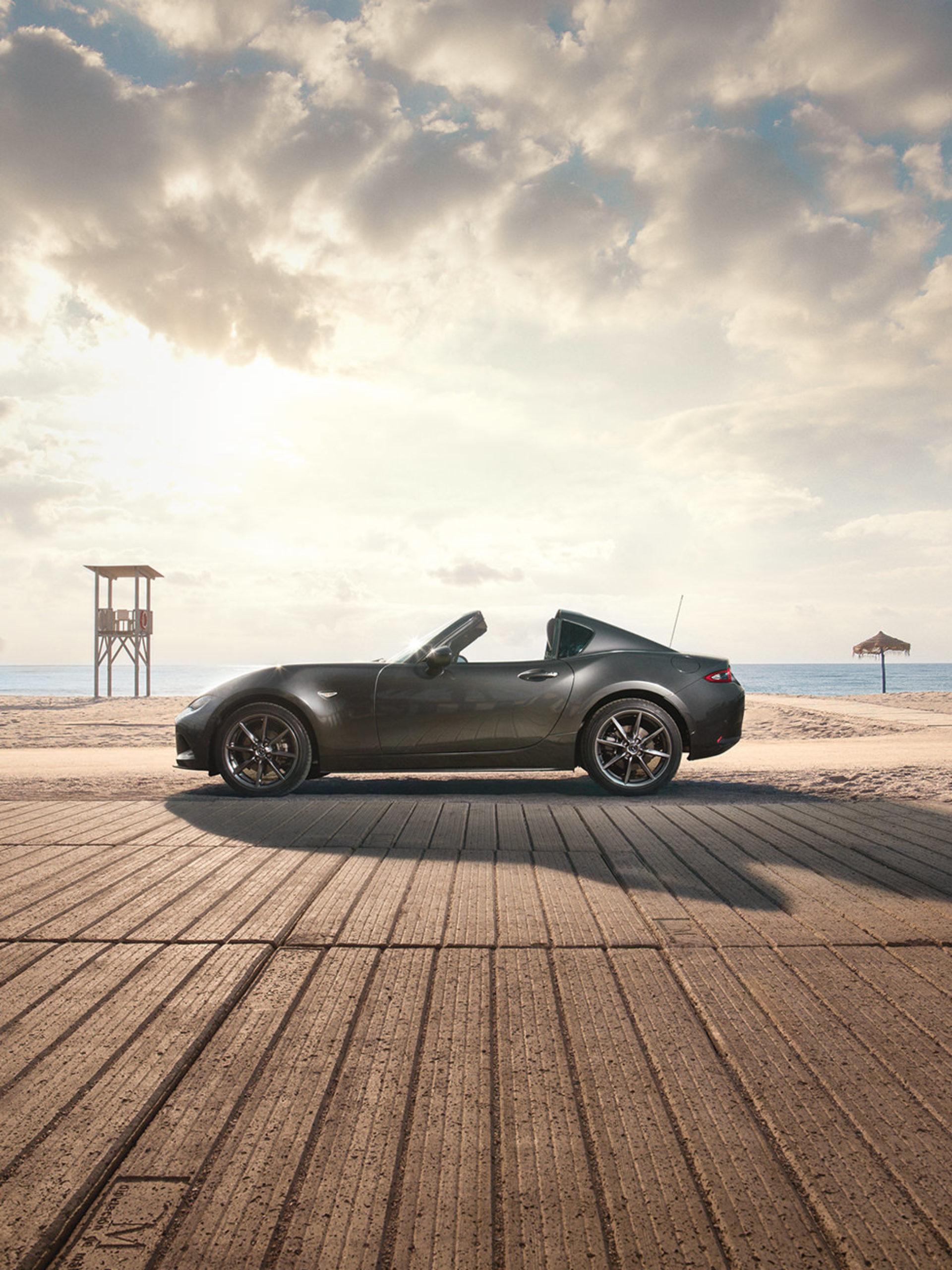 ramp mazda mx5, ramp mazda mx5, editorial, spain, ramp, red indians, mazda, mx5,transportation, kai tietz, anke luckmann, www.ankeluckmann.com, lifestyle