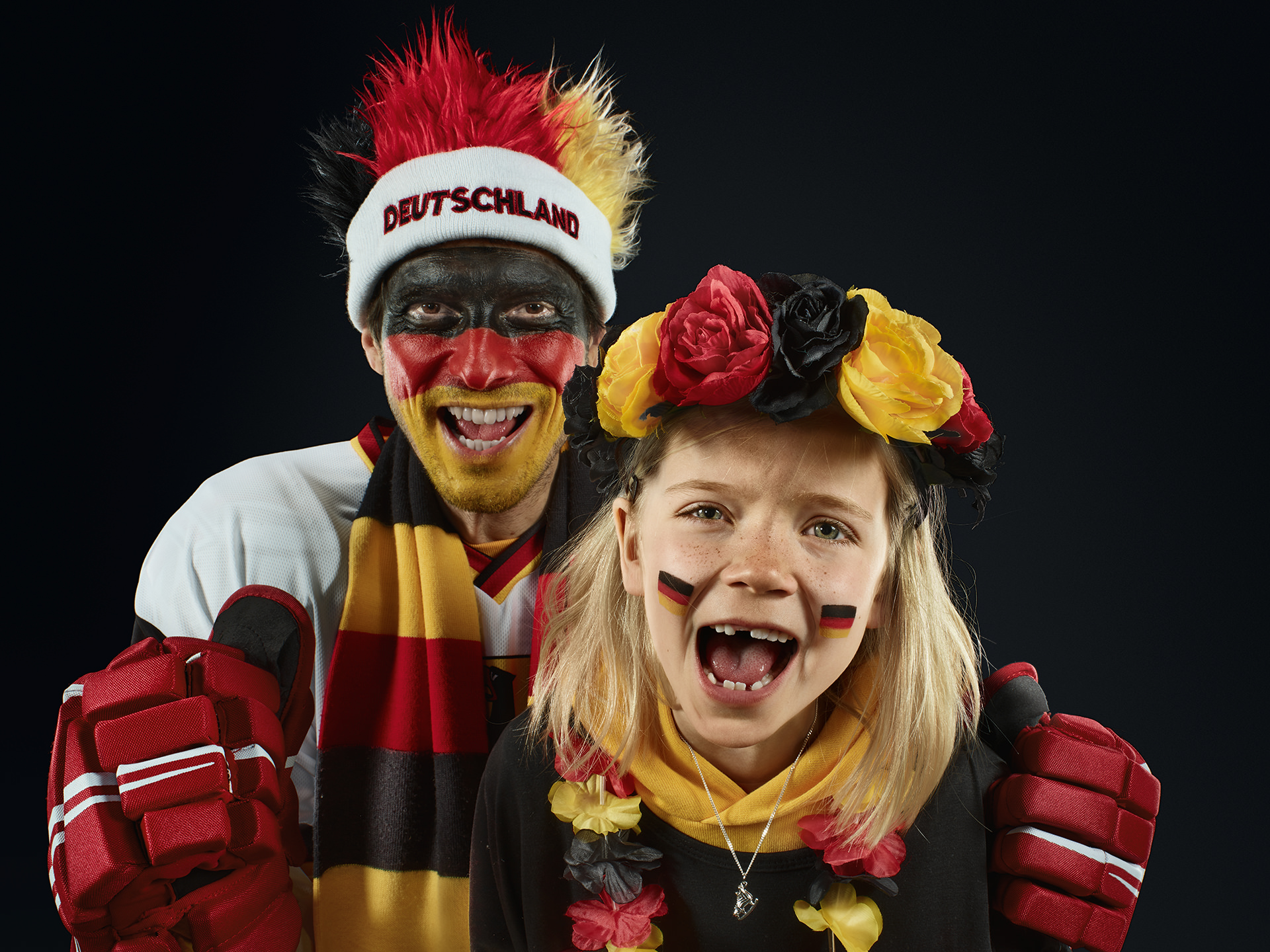 fan ,flag ,www.ankeluckmann.com ,family ,parent ,kid ,skoda, anke luckmann, kai tietz, icehockey, sports, world cup, Skoda IIHF World Cup 2017, Germany